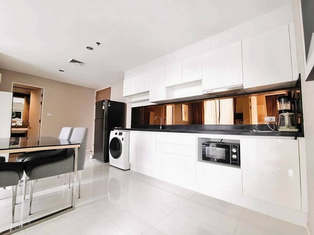 อัพ เอกมัย - Image 2